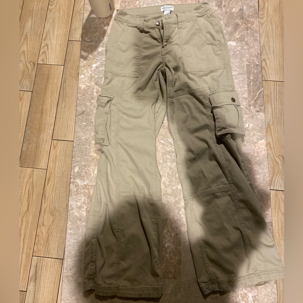 BAGGY KHAKI JEANS 🪐 ✰ ✰ ✰